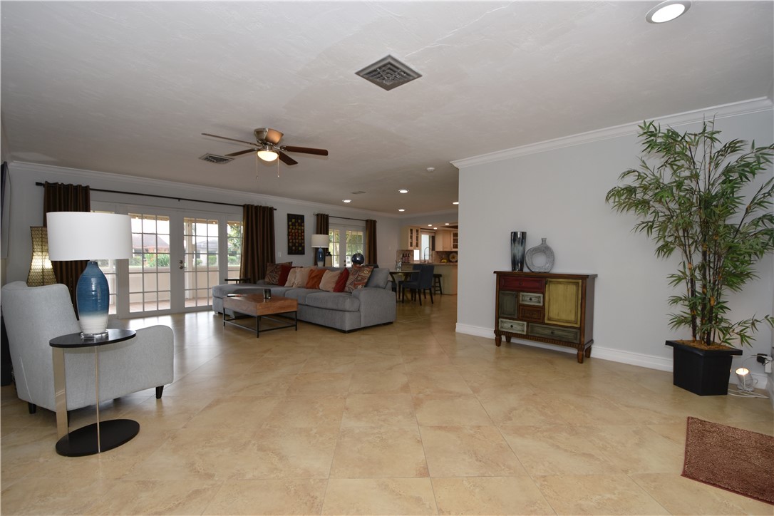 906 Munjack Circle