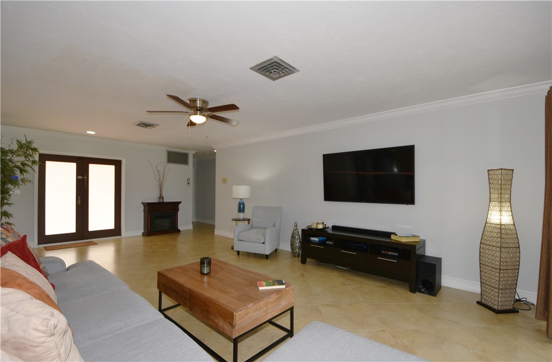 906 Munjack Circle