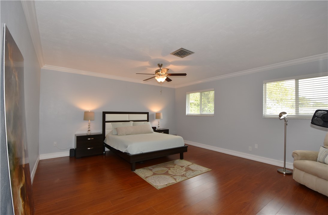 906 Munjack Circle