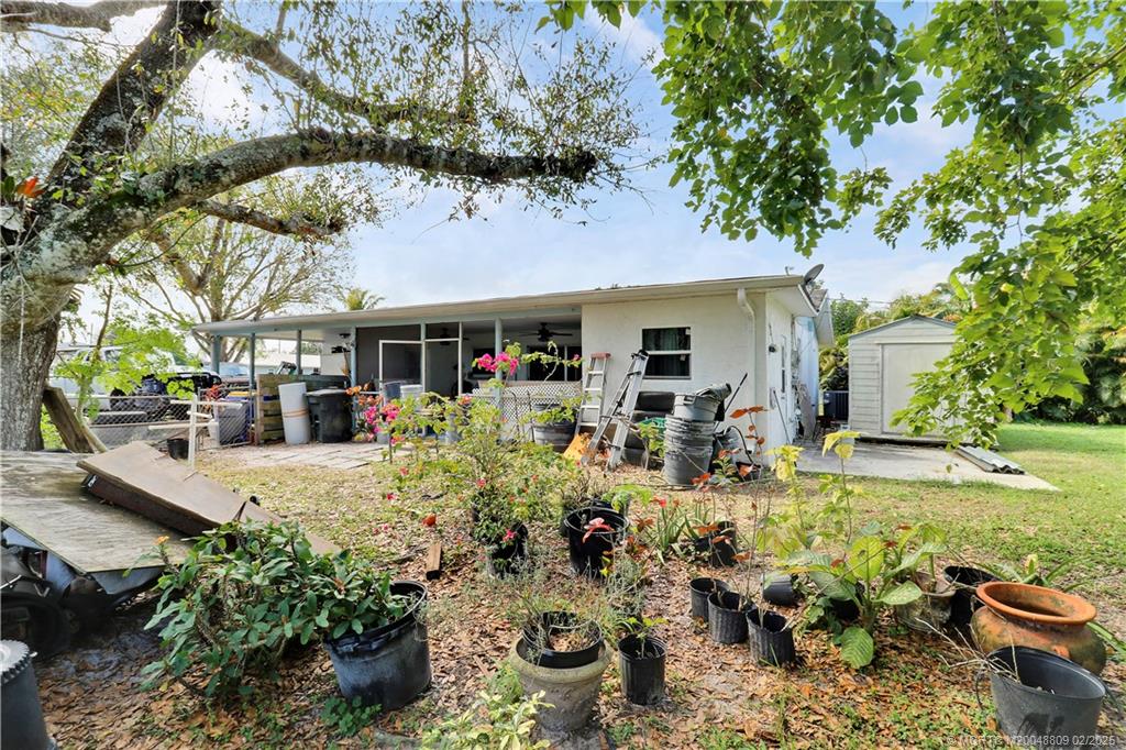 3065 SE Mimosa Street