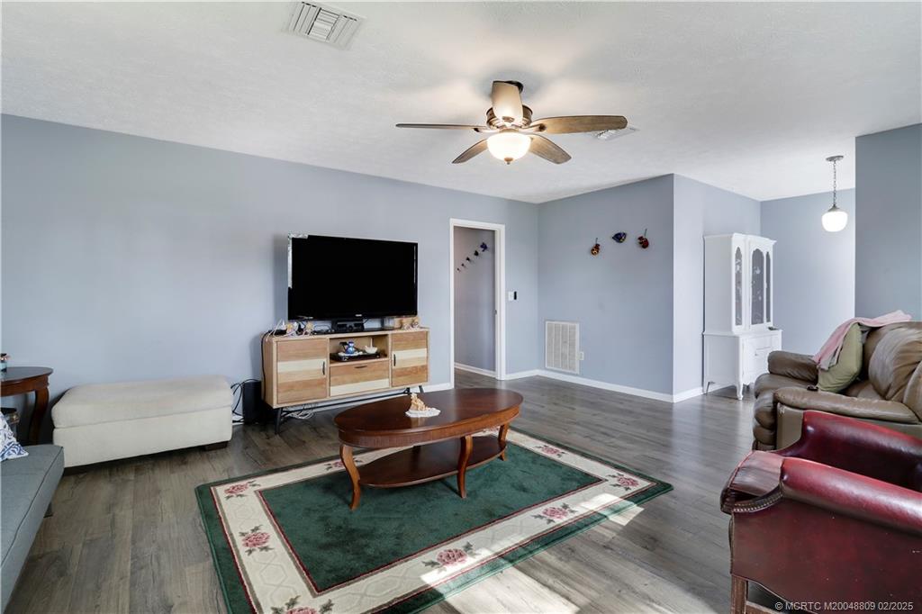 3065 SE Mimosa Street