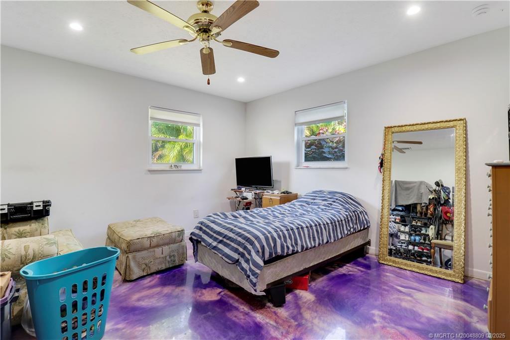 3065 SE Mimosa Street