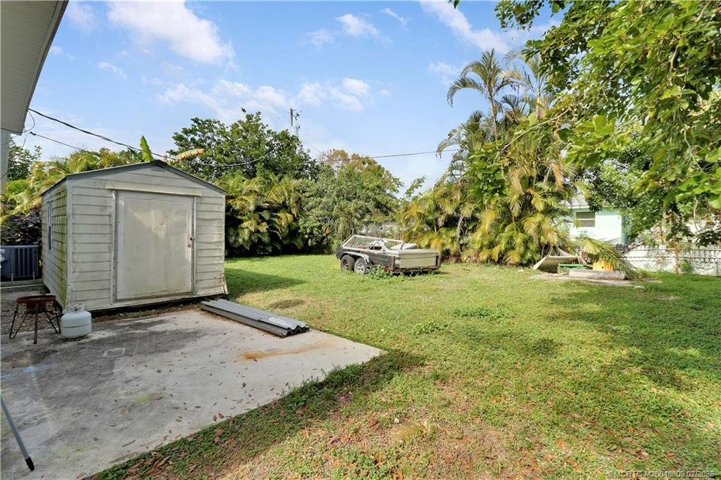 3065 SE Mimosa Street