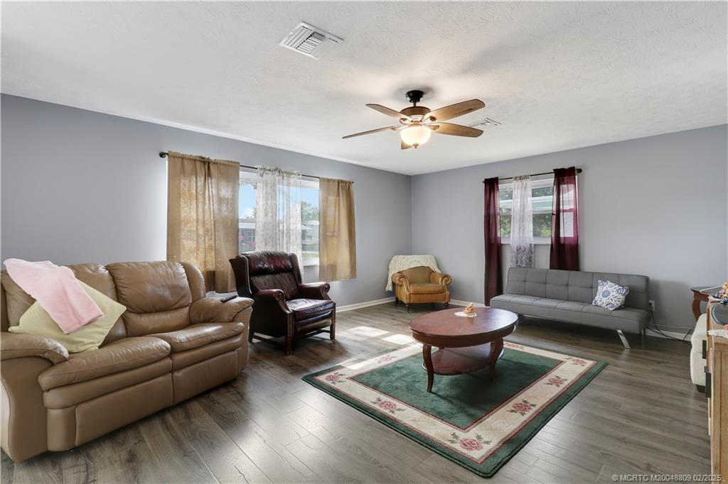 3065 SE Mimosa Street