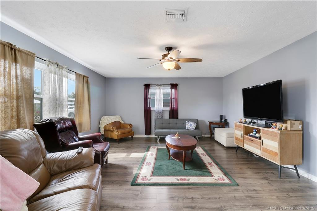 3065 SE Mimosa Street