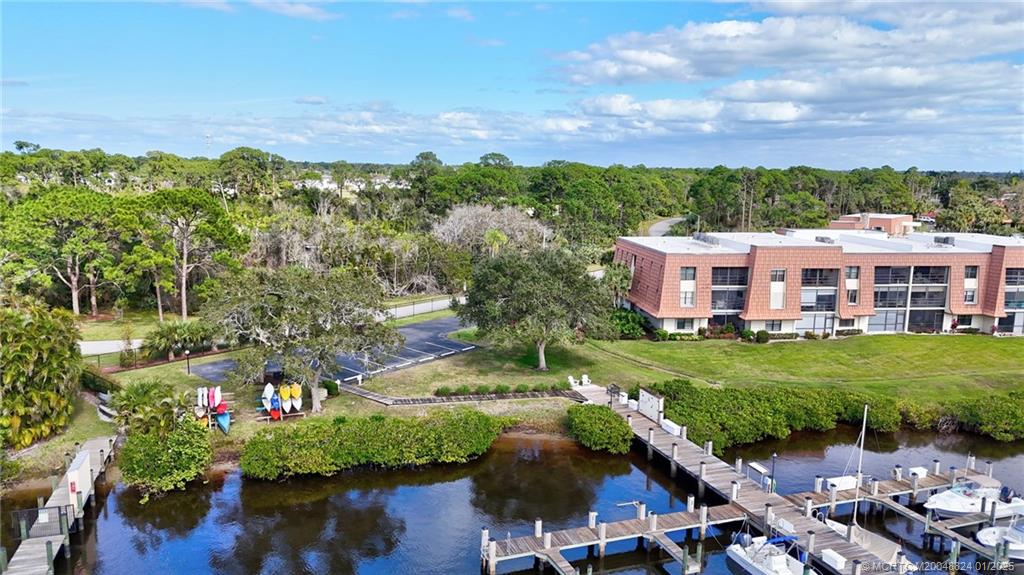 3100 SE Pruitt Road B101