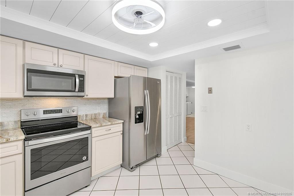 3100 SE Pruitt Road B101