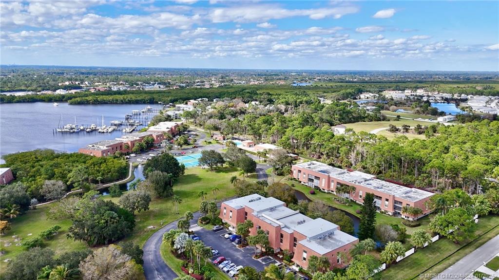 3100 SE Pruitt Road B101