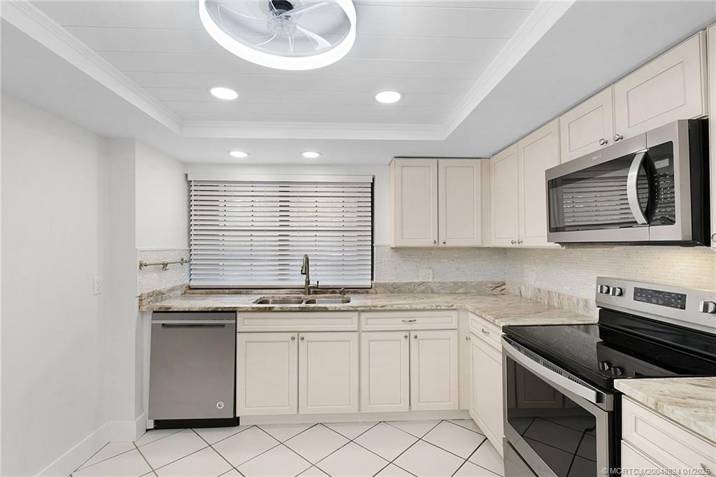 3100 SE Pruitt Road B101