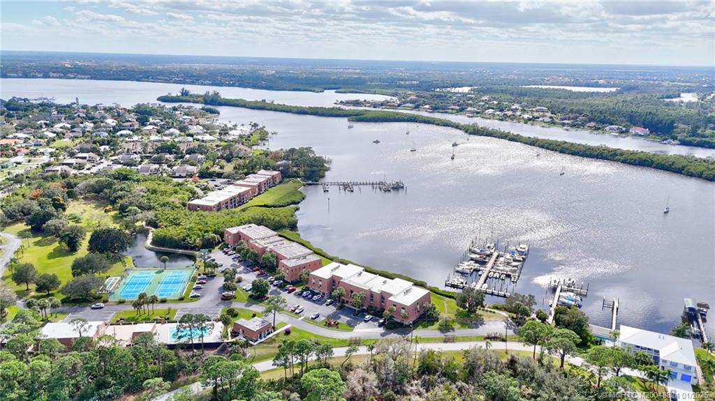 3100 SE Pruitt Road B101