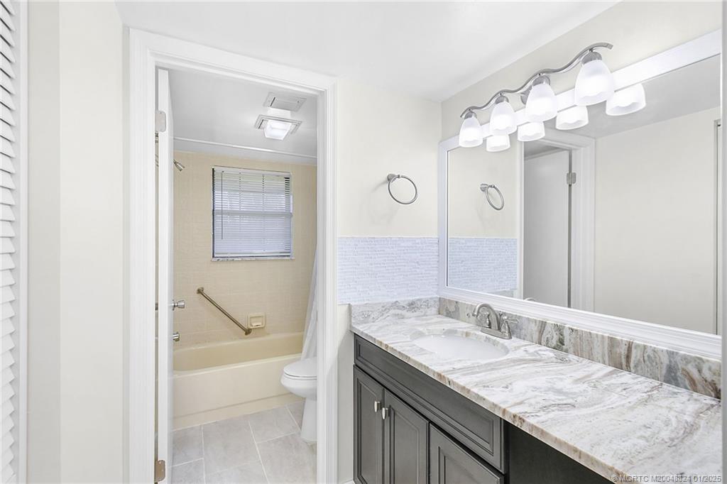 3100 SE Pruitt Road B101