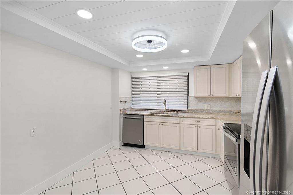 3100 SE Pruitt Road B101