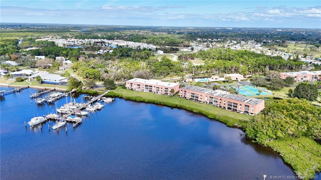 3100 SE Pruitt Road B101