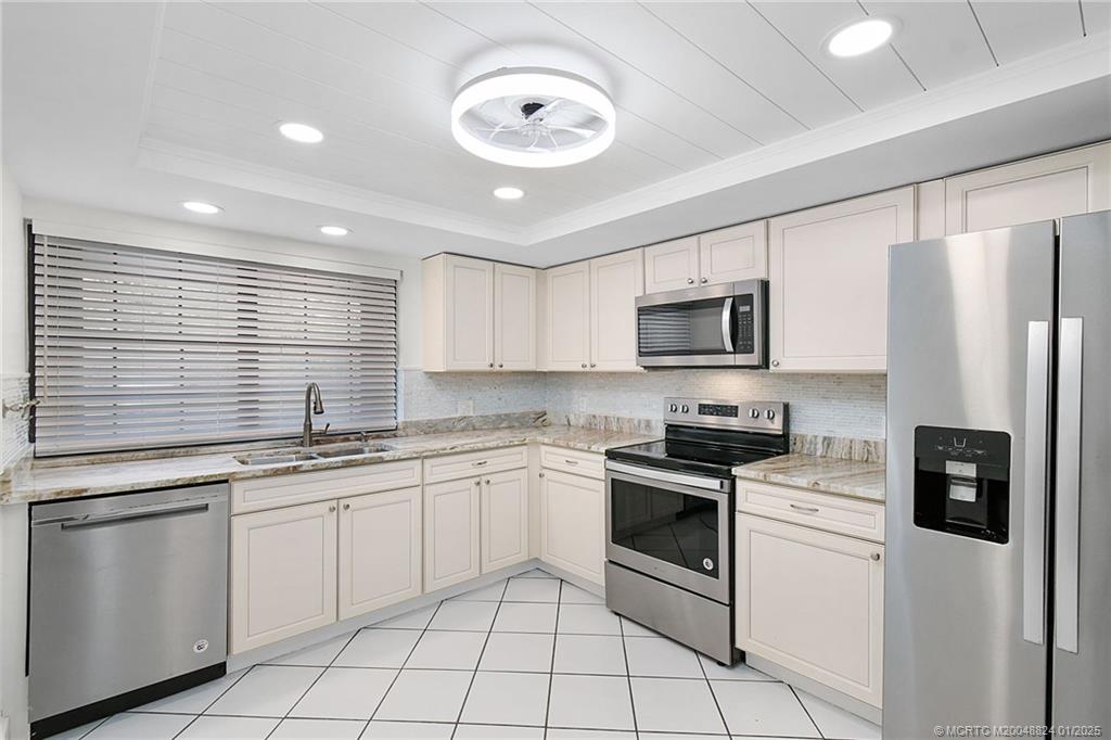 3100 SE Pruitt Road B101