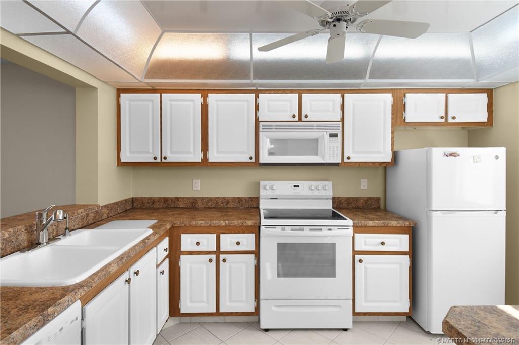 4250 N Highway A1a Highway 608