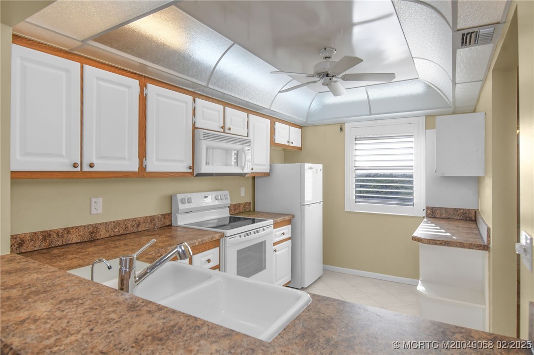 4250 N Highway A1a Highway 608