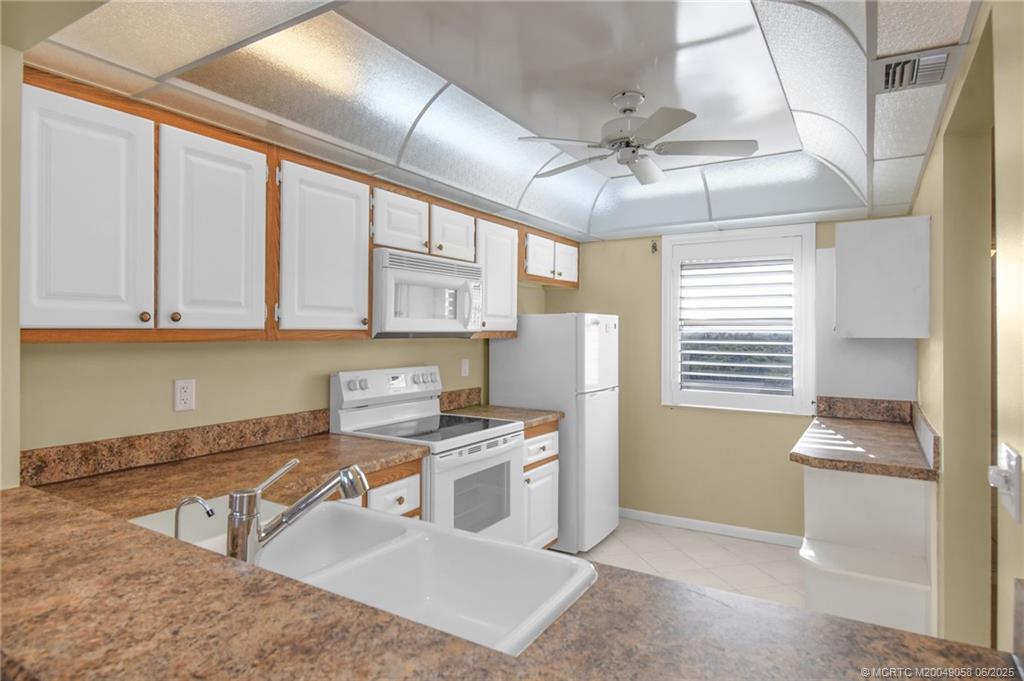 4250 N Highway A1a Highway 608