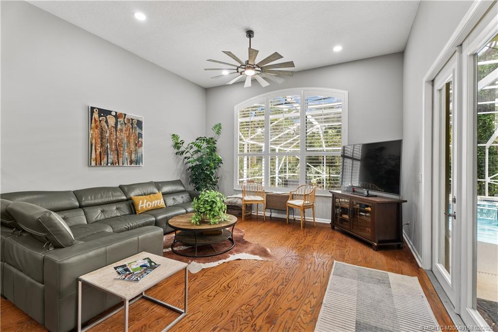 8783 SW Fishermans Wharf Drive