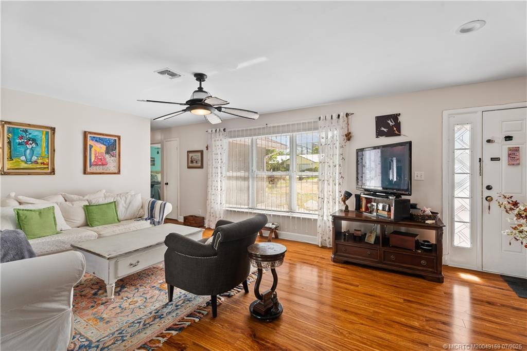 4805 SE Manatee Terrace