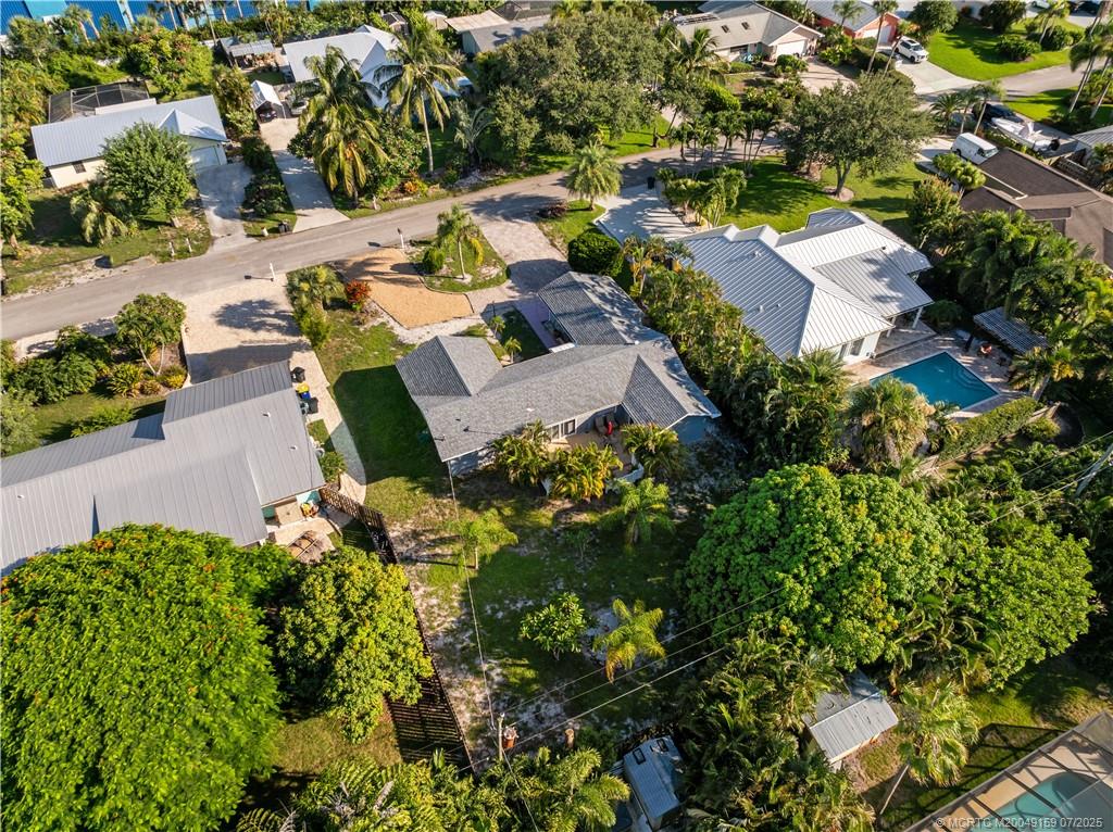 4805 SE Manatee Terrace