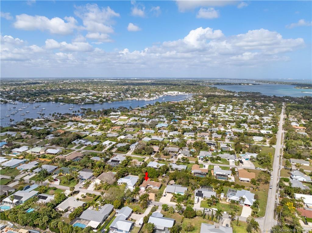 4805 SE Manatee Terrace