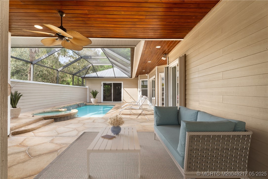 446 NE Little Mullet Ct