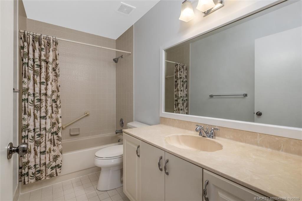 3759 SW Whispering Sound Drive