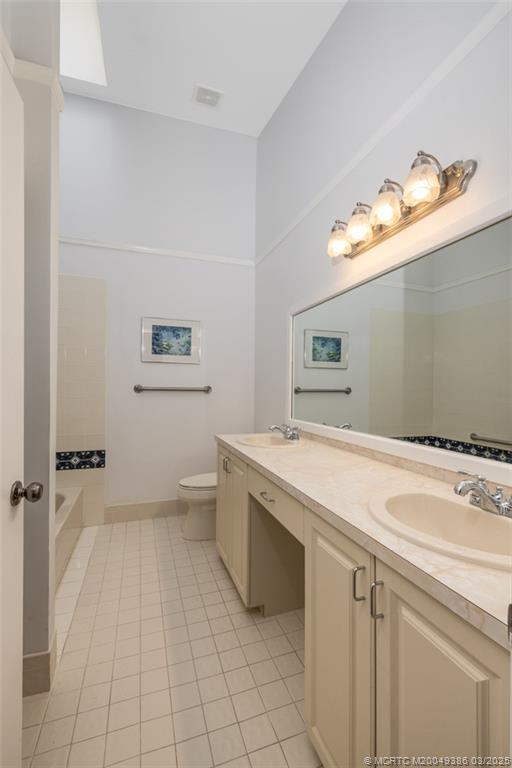 3759 SW Whispering Sound Drive