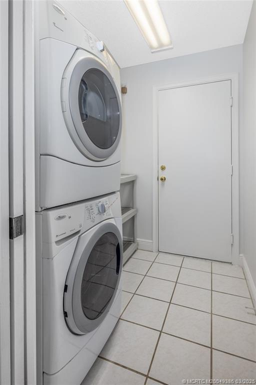 3759 SW Whispering Sound Drive