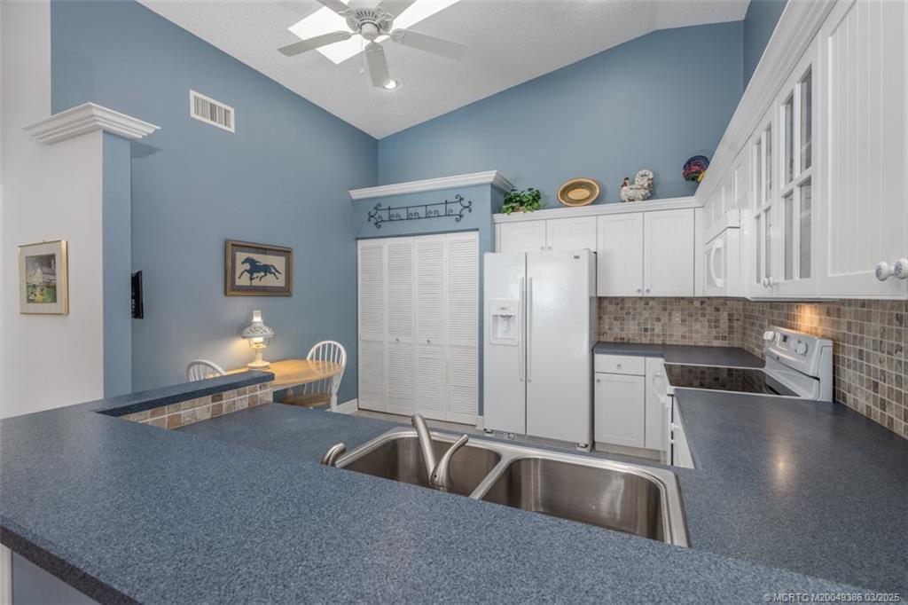 3759 SW Whispering Sound Drive