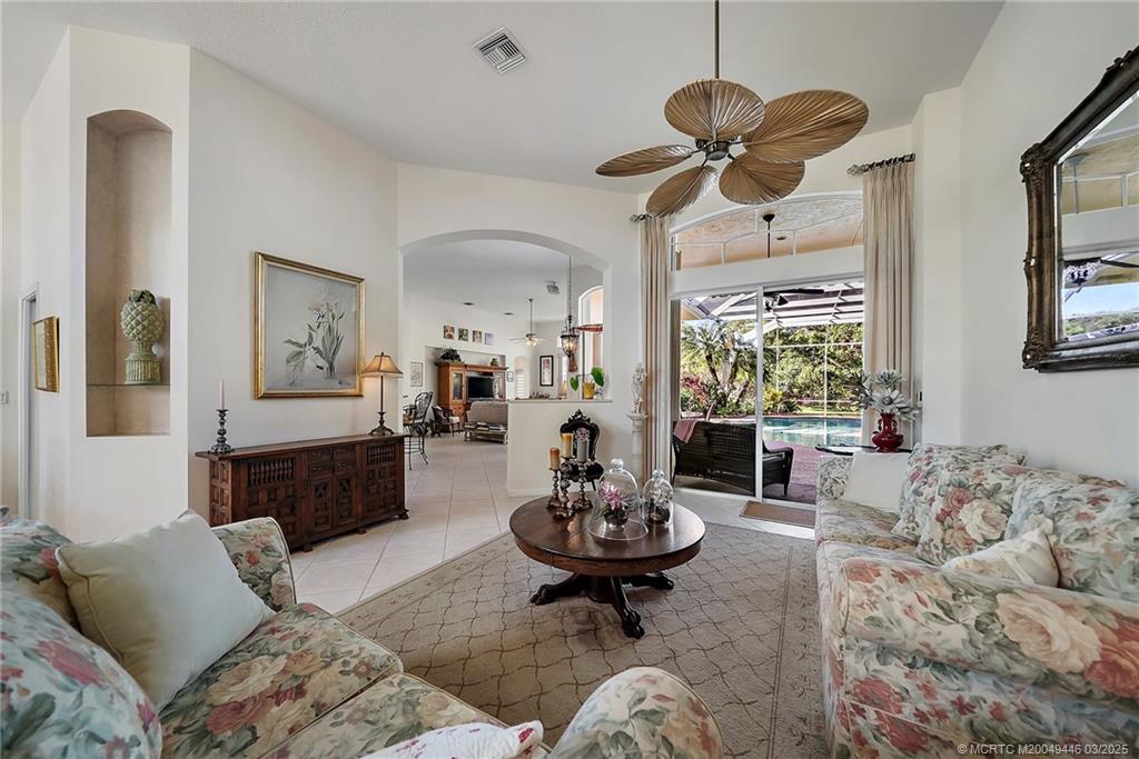 2213 SE Montrose Lane