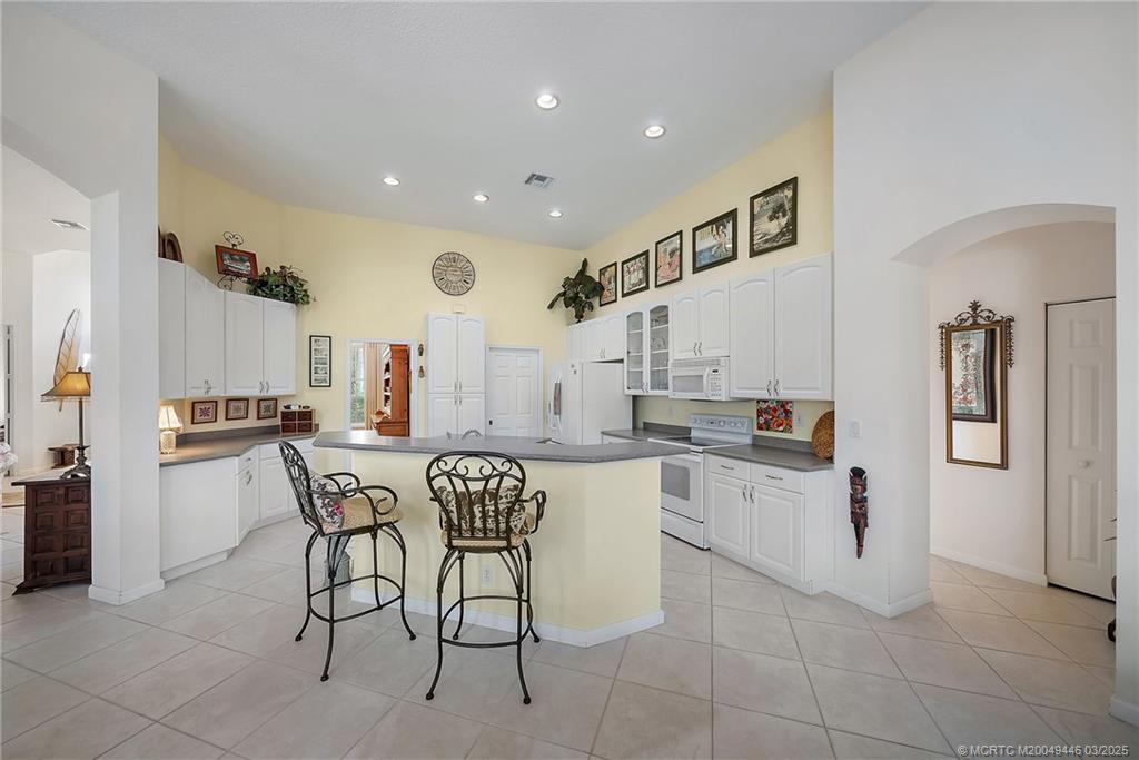 2213 SE Montrose Lane