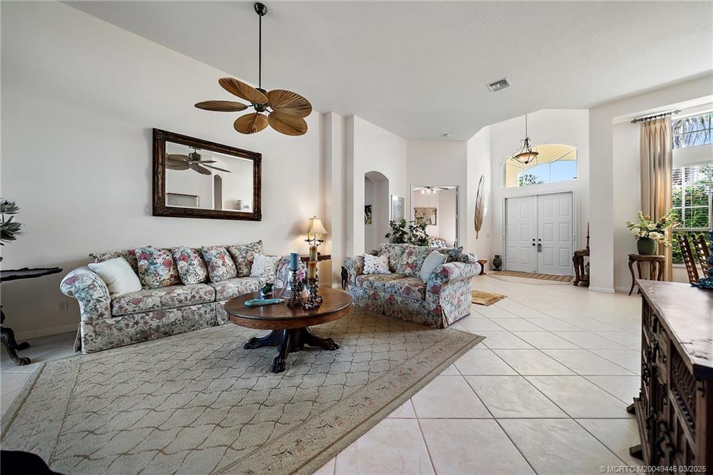 2213 SE Montrose Lane