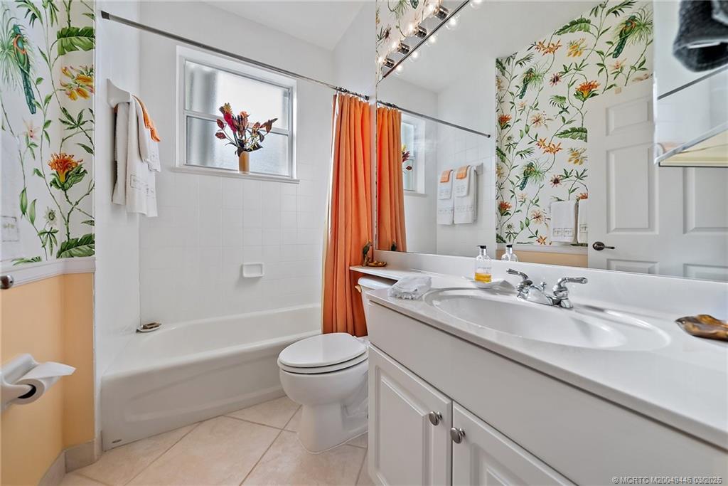 2213 SE Montrose Lane