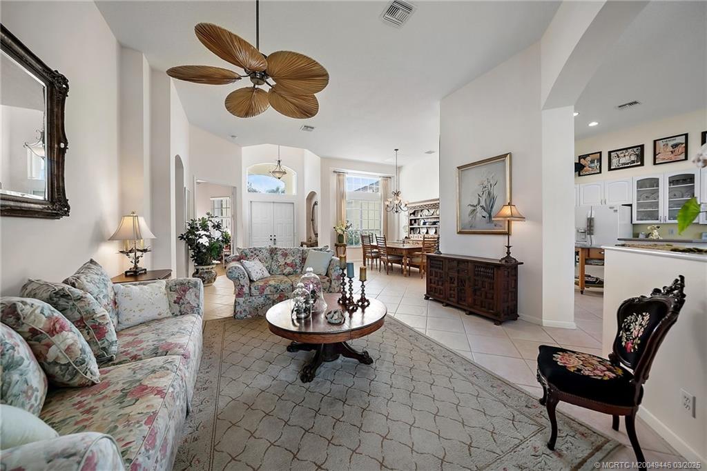 2213 SE Montrose Lane