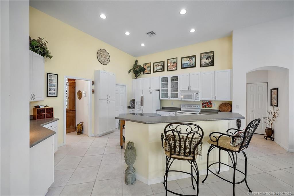 2213 SE Montrose Lane