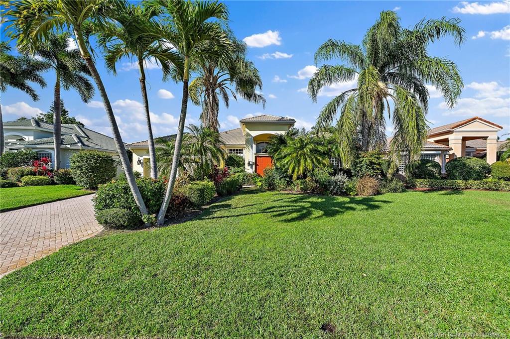 2213 SE Montrose Lane