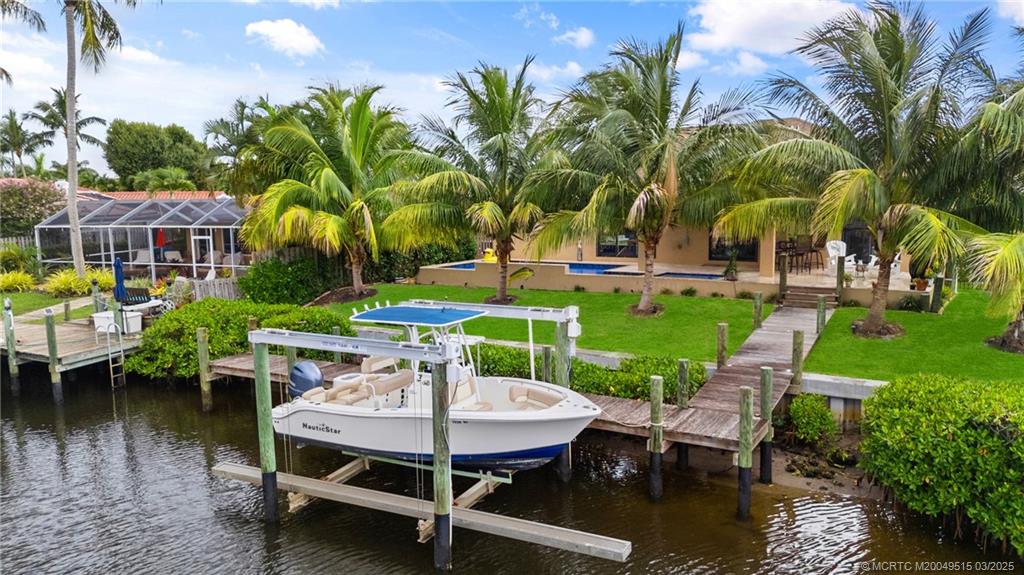 1252 SW Seahawk Way