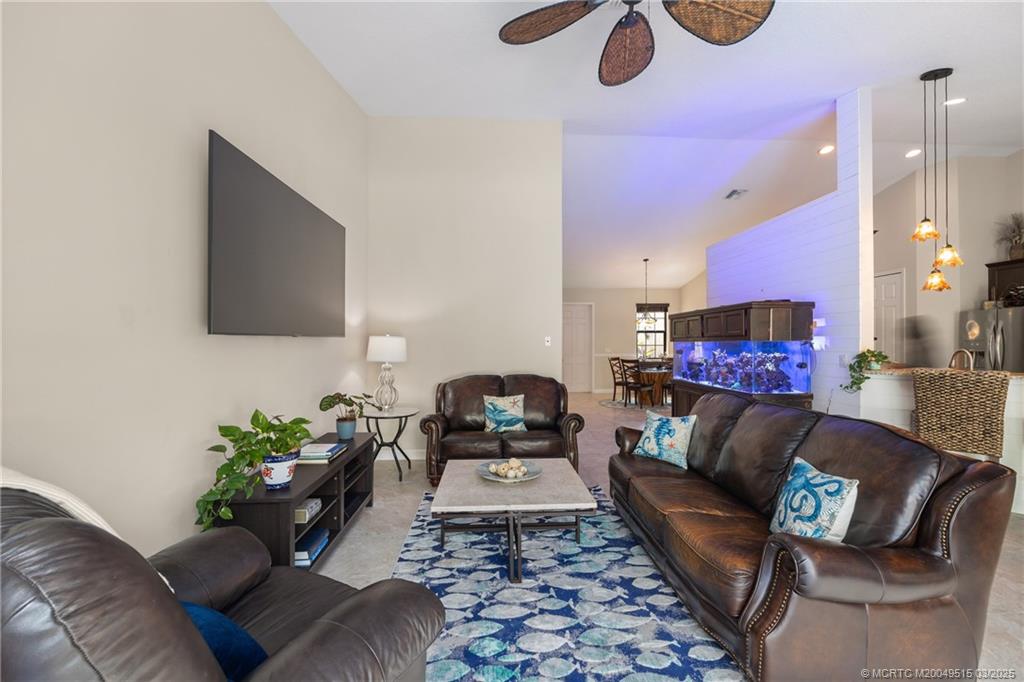 1252 SW Seahawk Way