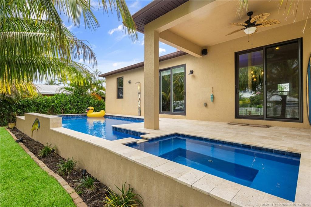 1252 SW Seahawk Way