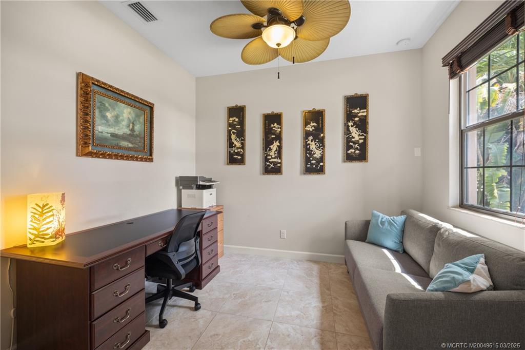 1252 SW Seahawk Way