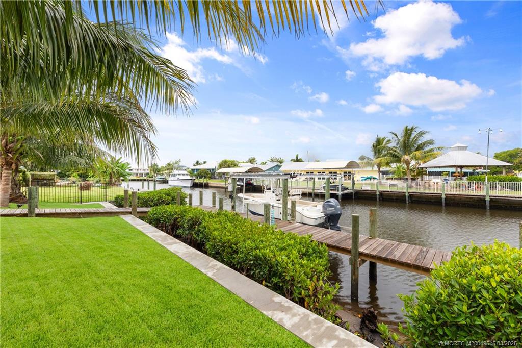 1252 SW Seahawk Way