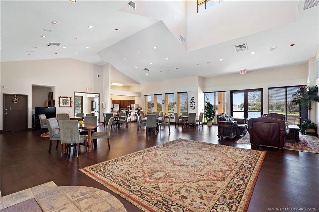 1100 Lakeshore Drive