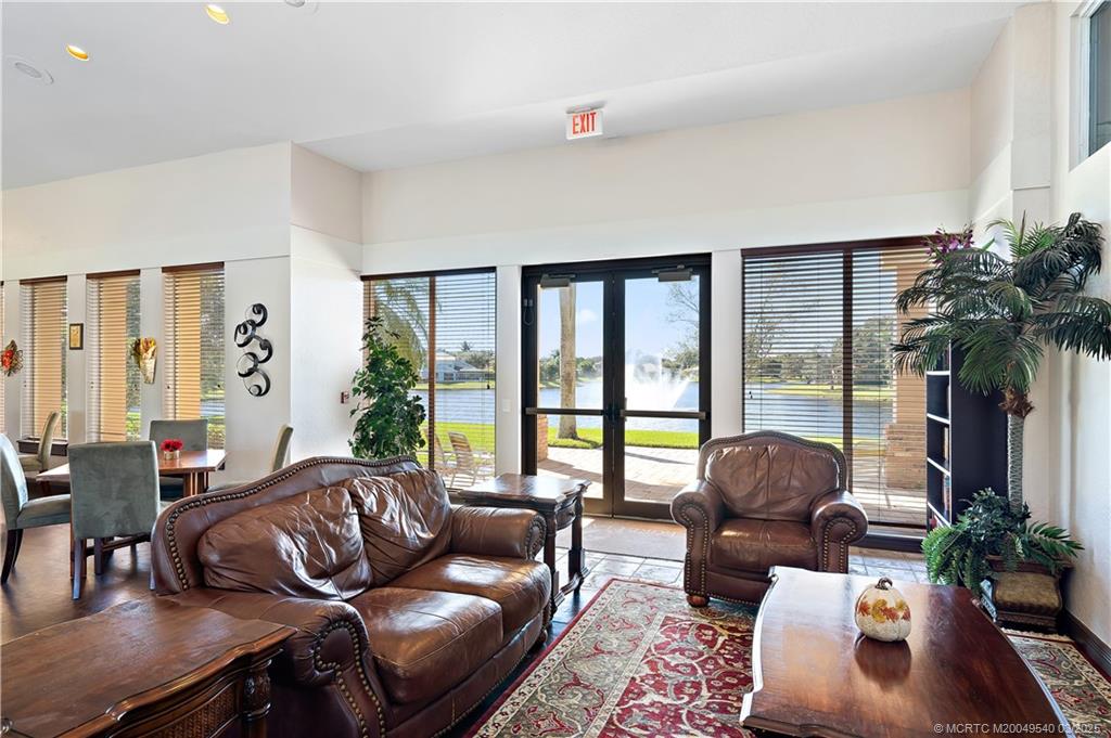 1100 Lakeshore Drive