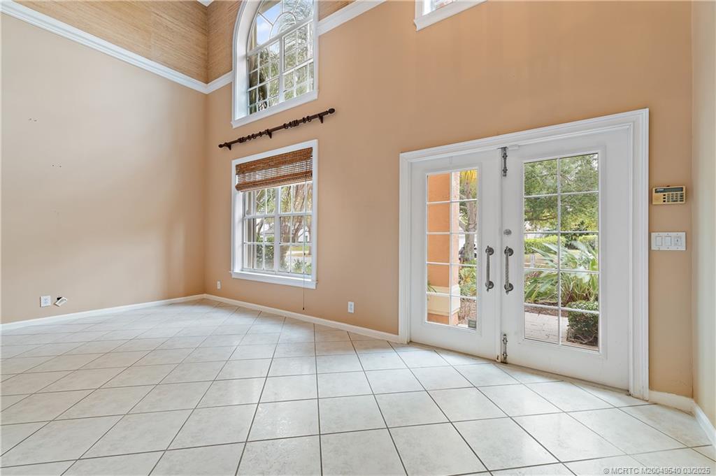 1100 Lakeshore Drive