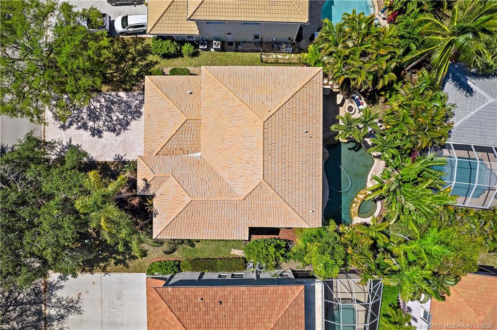 1100 Lakeshore Drive