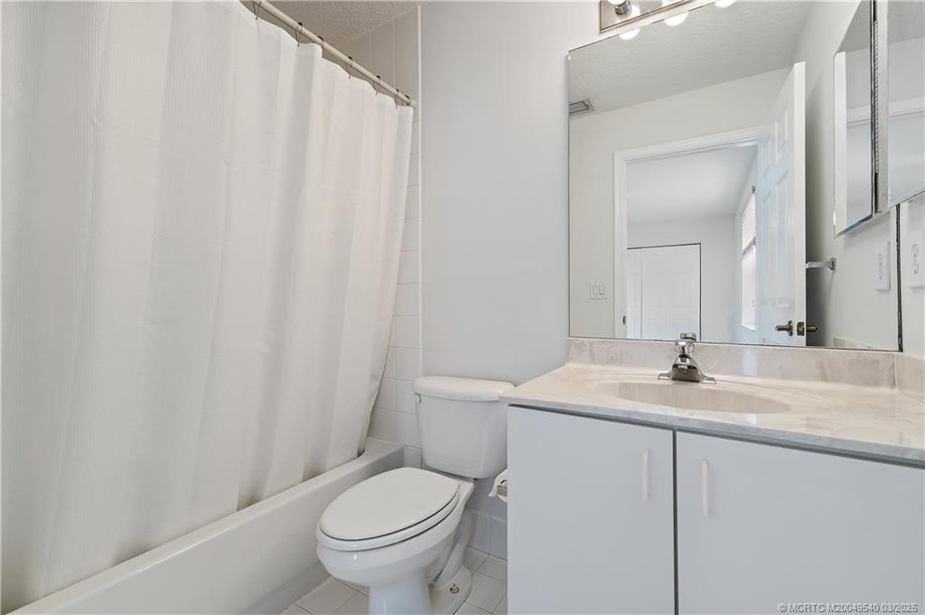 1100 Lakeshore Drive