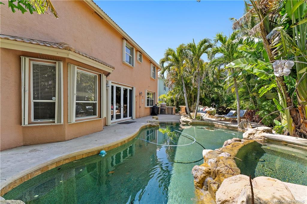 1100 Lakeshore Drive