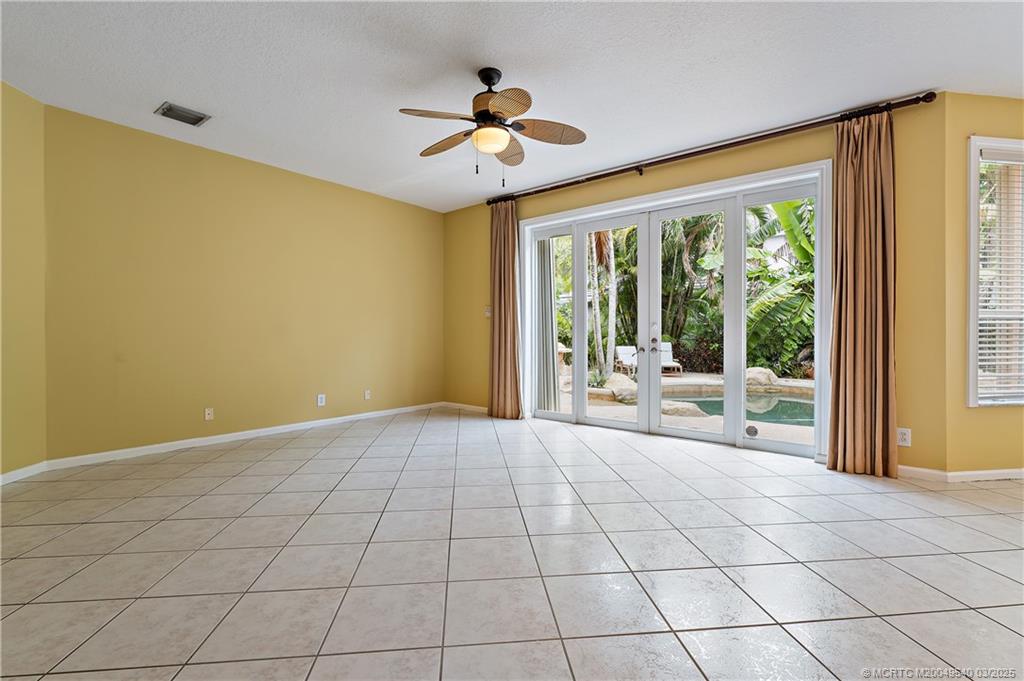 1100 Lakeshore Drive