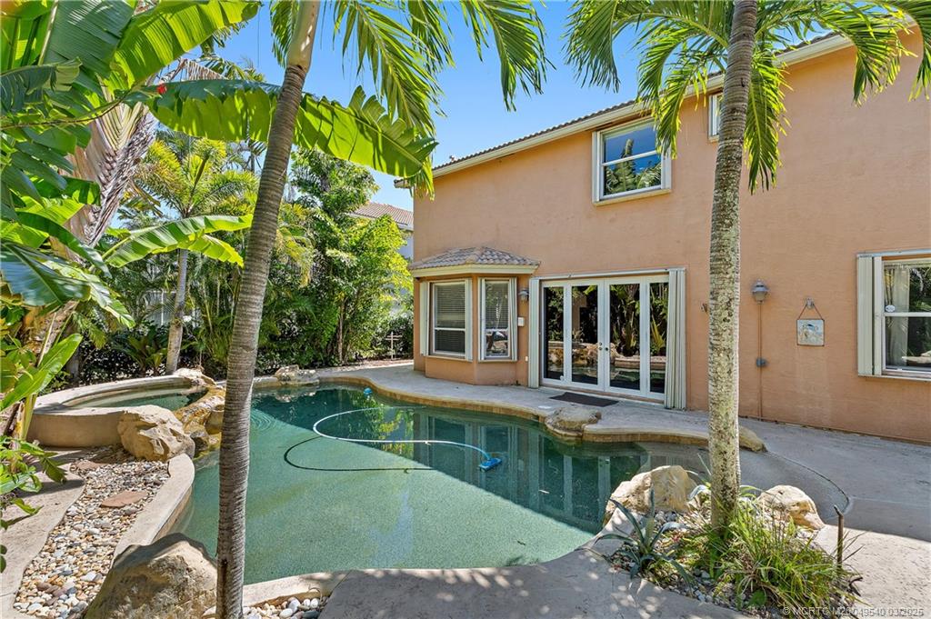 1100 Lakeshore Drive